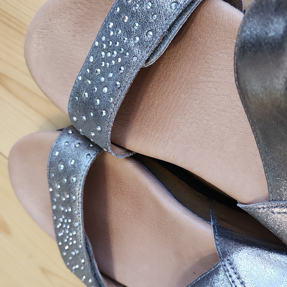 Brioso Huntley Sandals Comfort Metallic Covered Wedge in Pewter Size 9.5 - Picture 8 of 17